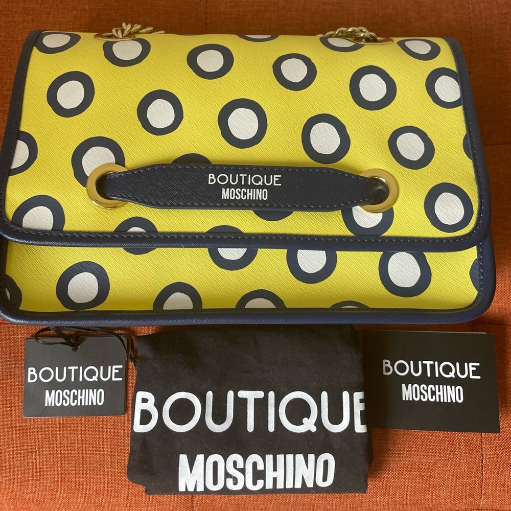 Boutique Moschino Flap Chain Bag